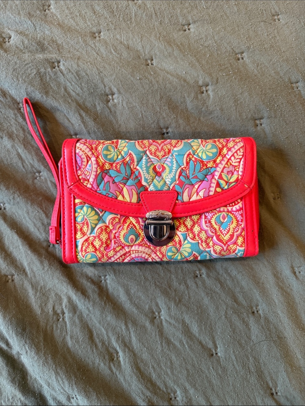 Vera Bradley Colorful Quilted Wristlet Wallet - Red Floral Pattern